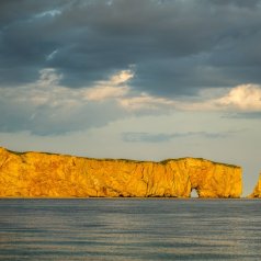Le jour court après la nuit