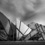 Regard-aigu-sur-ROM-LE-musee (Architecture)